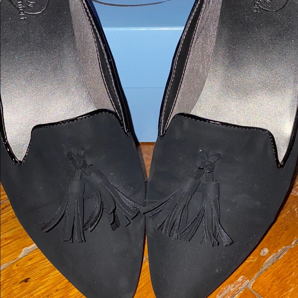 Comfy loafers with tassel